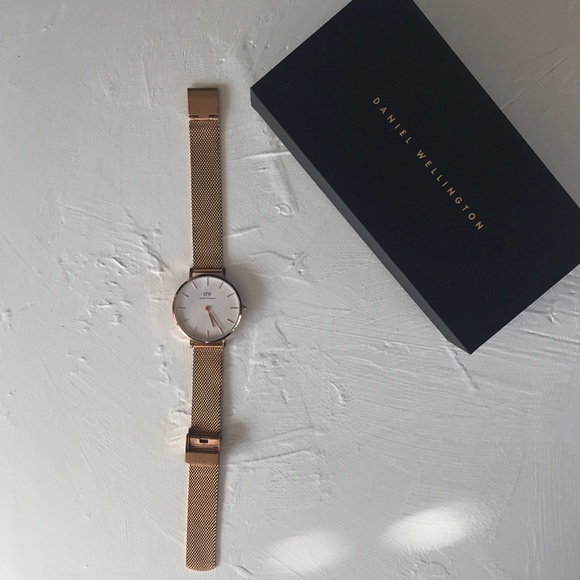 Daniel Wellington Watch - Picture 2 of 6